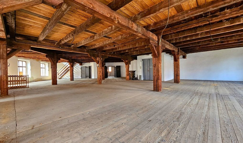 Prodej skladovacích prostor 2 000 m², Žatec – náhled fotky 15