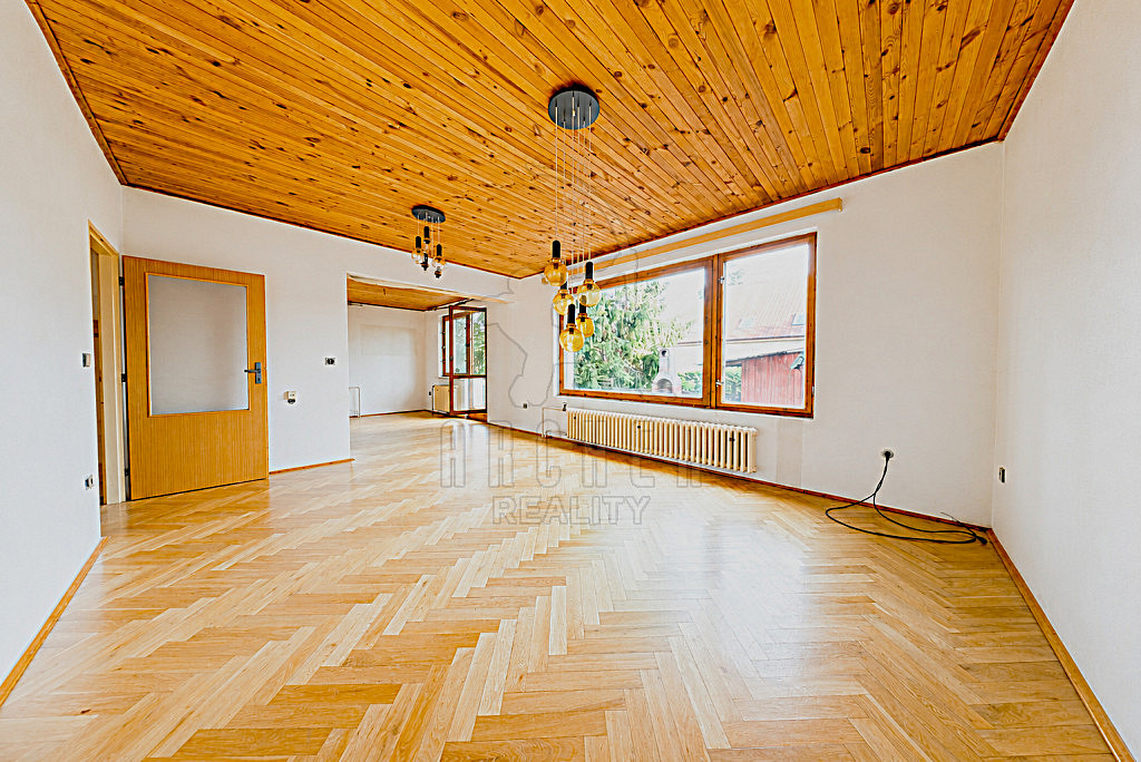 Prodej domu 200 m² s pozemkem 877 m²