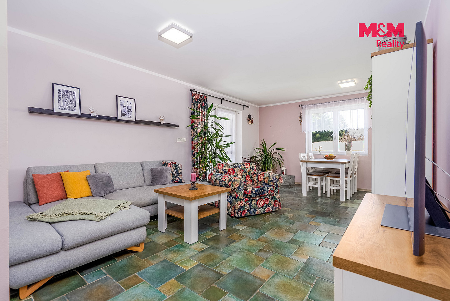 Prodej domu 104 m² s pozemkem 1 091 m² – fotografie 2