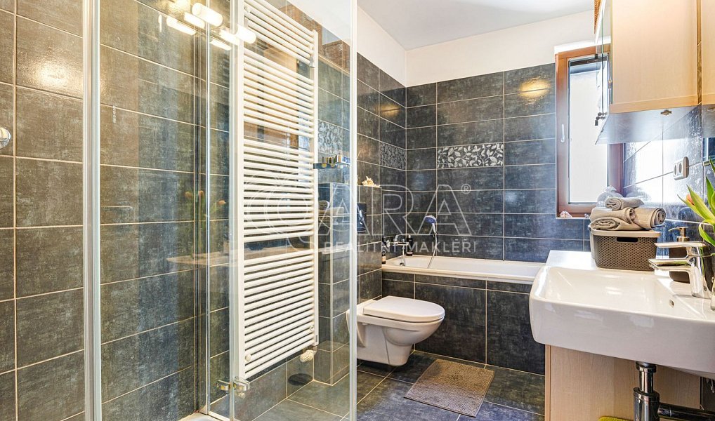 Prodej domu 174 m² s pozemkem 275 m², Zeleneč – náhled fotky 8