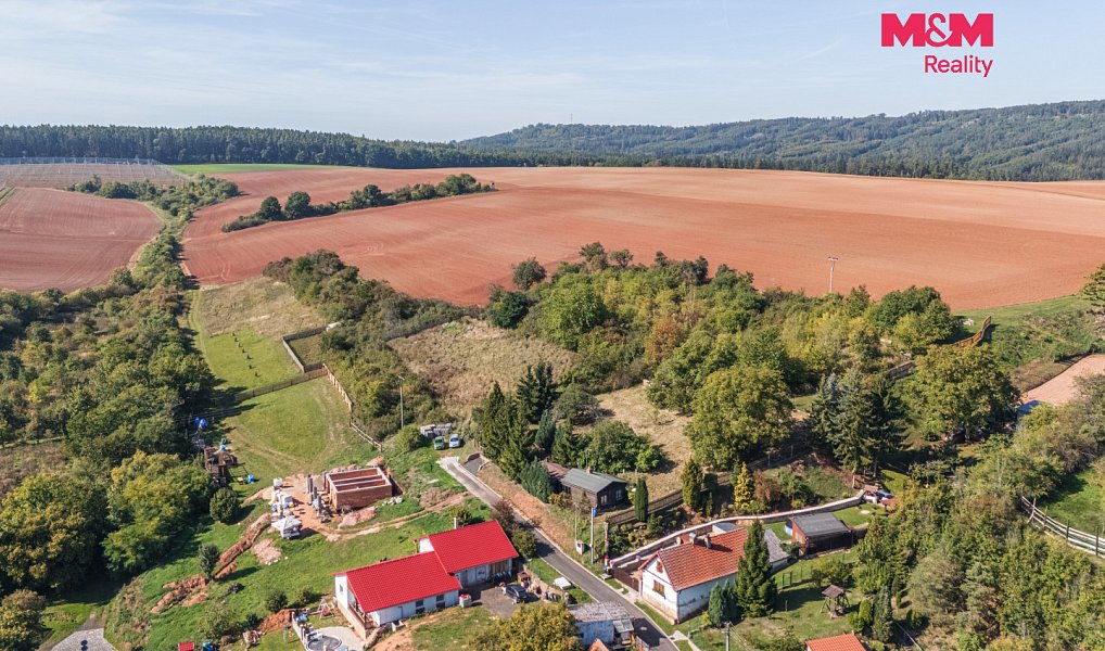 Prodej stavebního pozemku 1 752 m², Pnětluky – náhled fotky 4