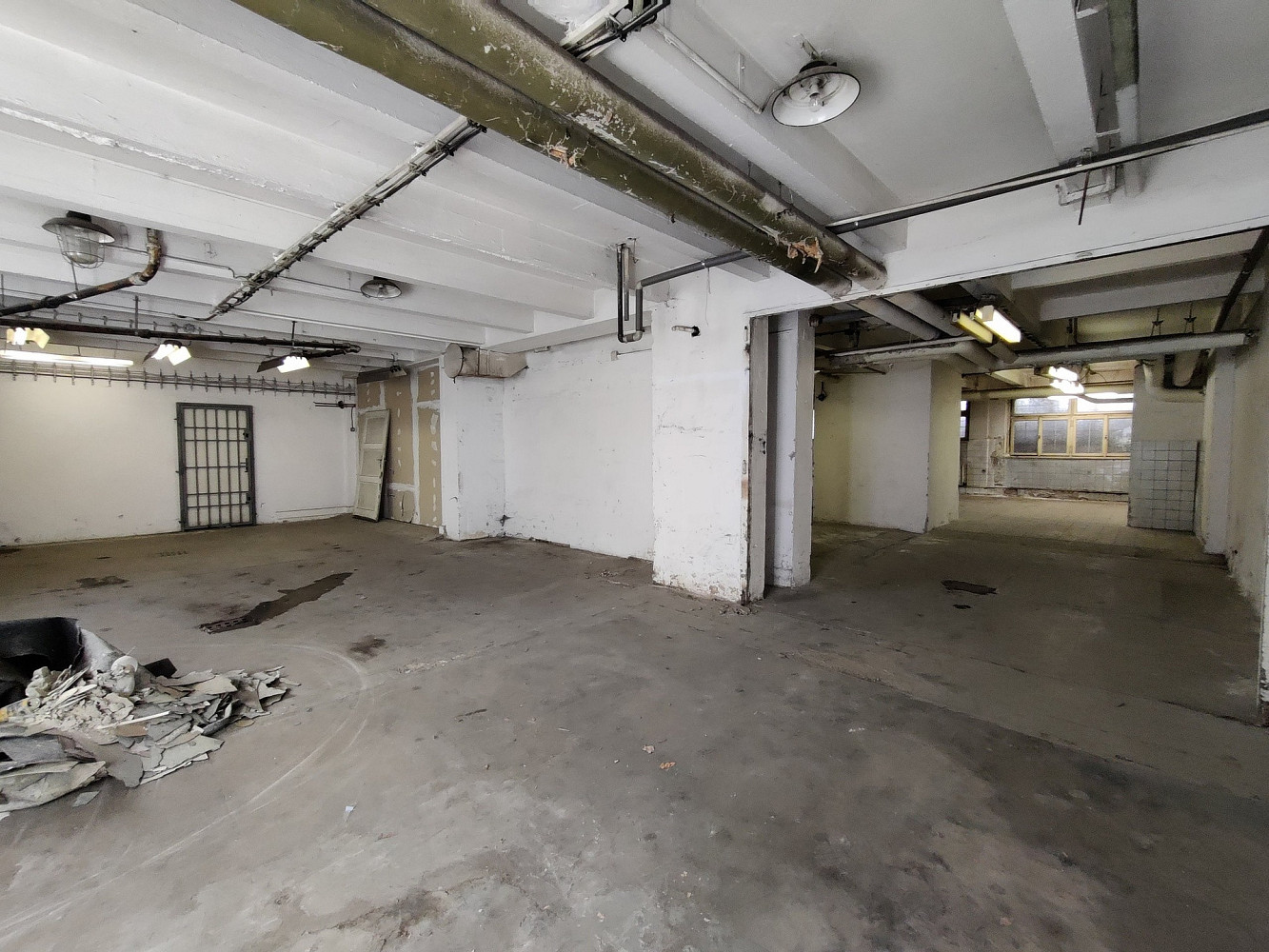 Pronájem skladovacích prostor 253 m²