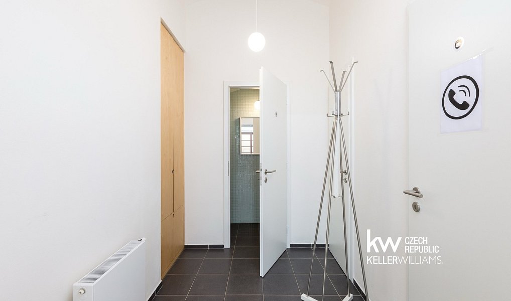 Prodej obchodních prostor 204 m², Praha – náhled fotky 34