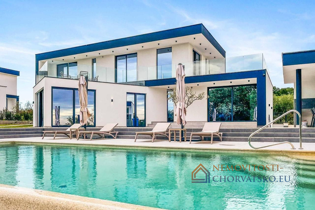 Prodej domu 403 m² s pozemkem 1 450 m² – pohled 2