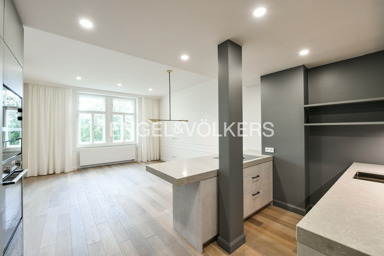 Pronájem bytu 4+kk 107 m²