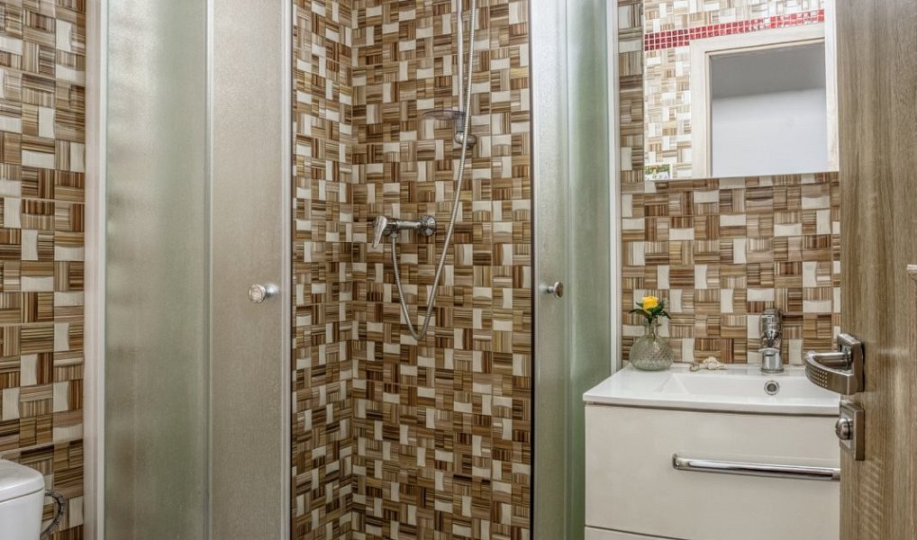 Prodej domu 300 m² s pozemkem 4 332 m², Karolinka – náhled fotky 17