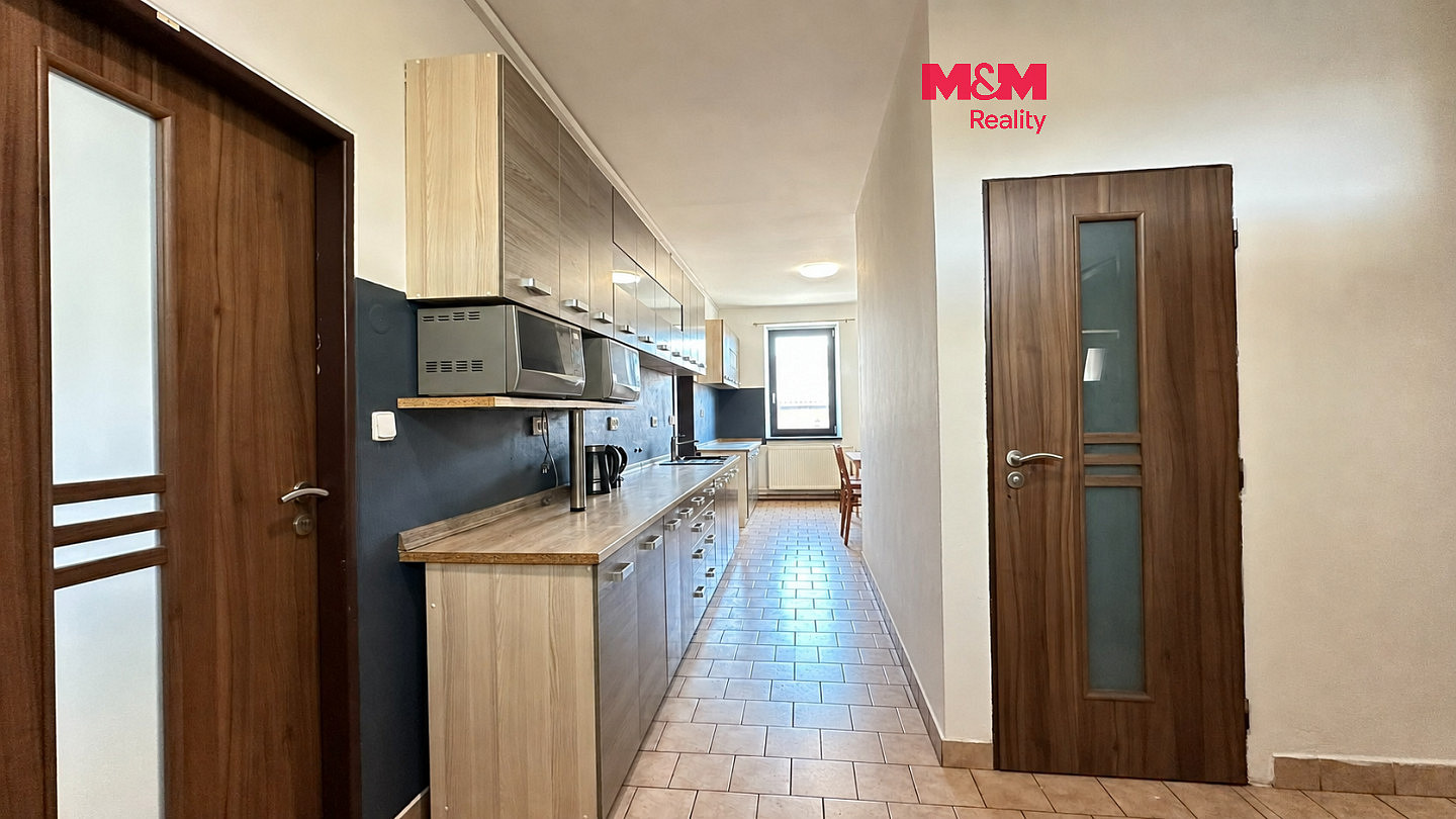 Pronájem nájemního domu, činžáku 280 m²