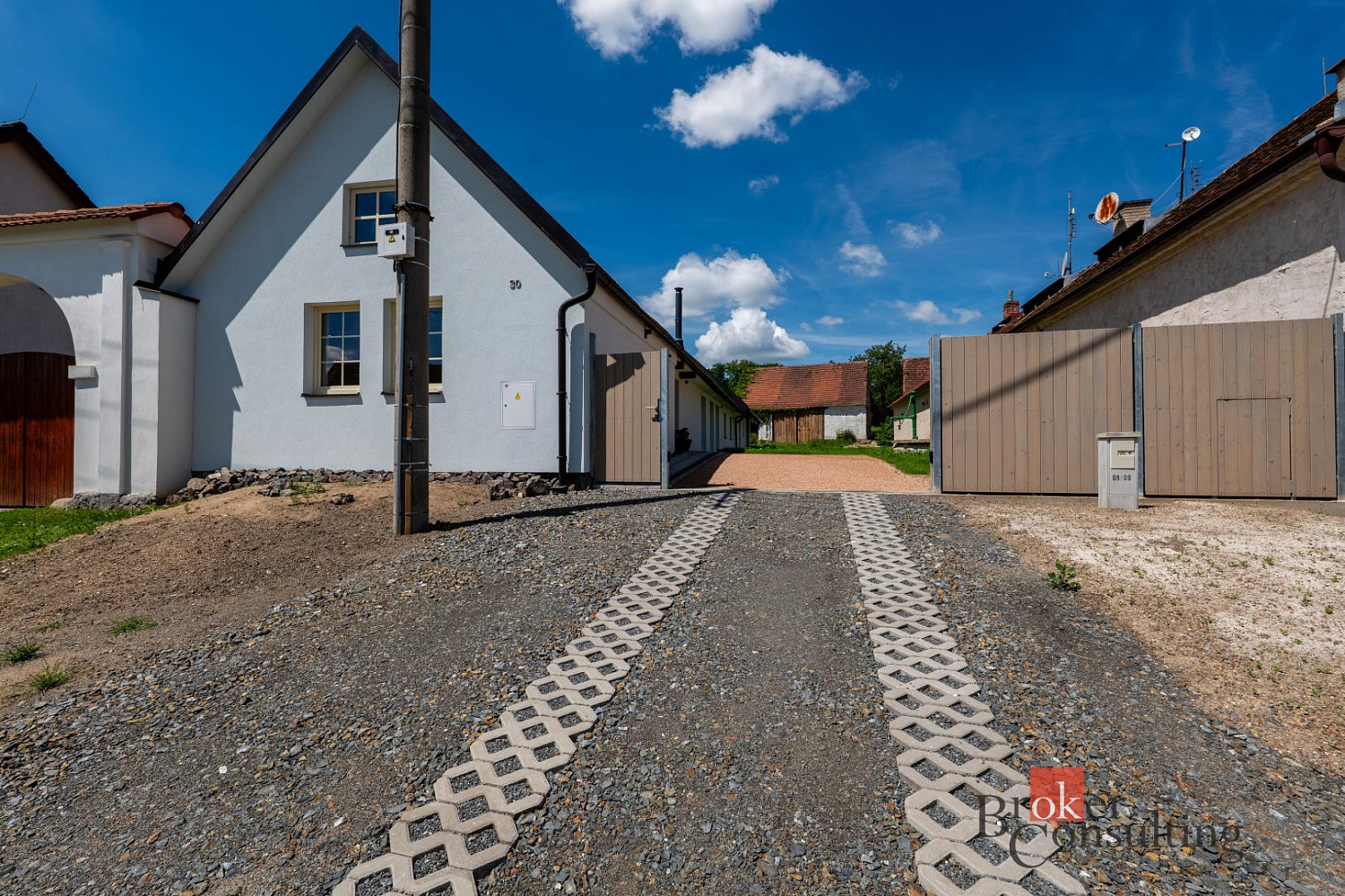 Prodej domu 99 m² s pozemkem 1 376 m² – fotografie 2