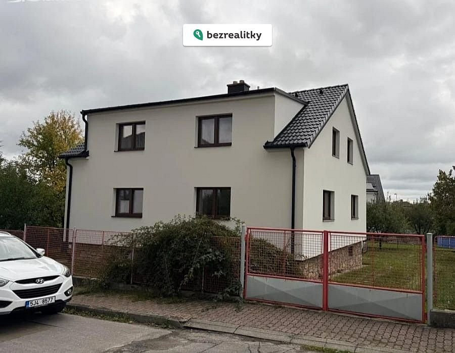 Prodej domu 220 m² s pozemkem 735 m²