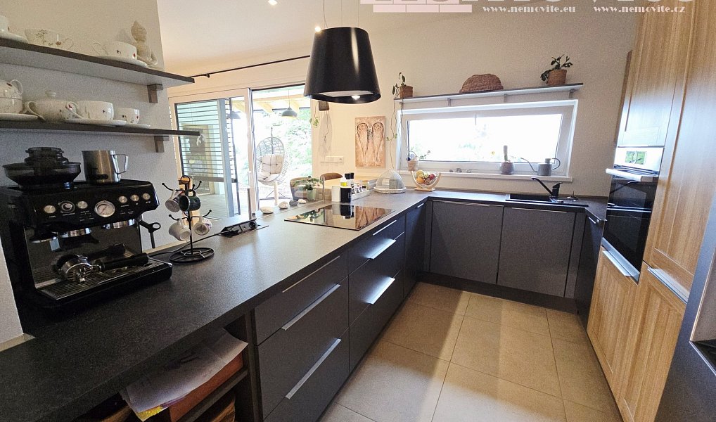 Prodej domu 157 m² s pozemkem 1 047 m², Sulice – náhled fotky 8
