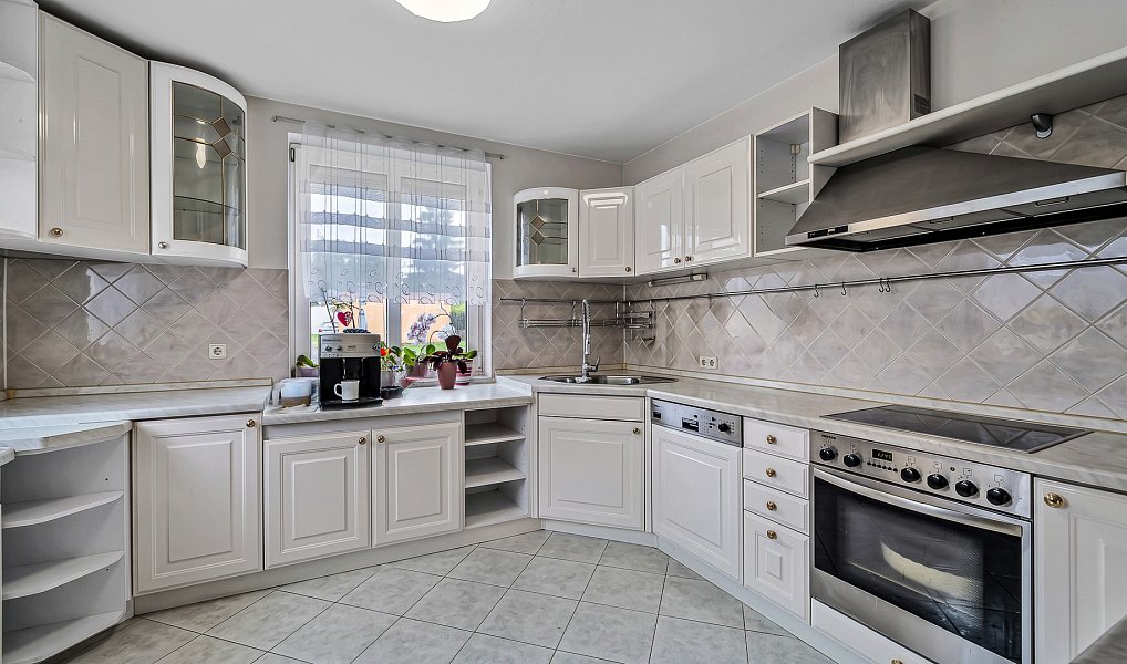 Prodej domu 850 m² s pozemkem 1 600 m², Nový Bor – náhled fotky 36