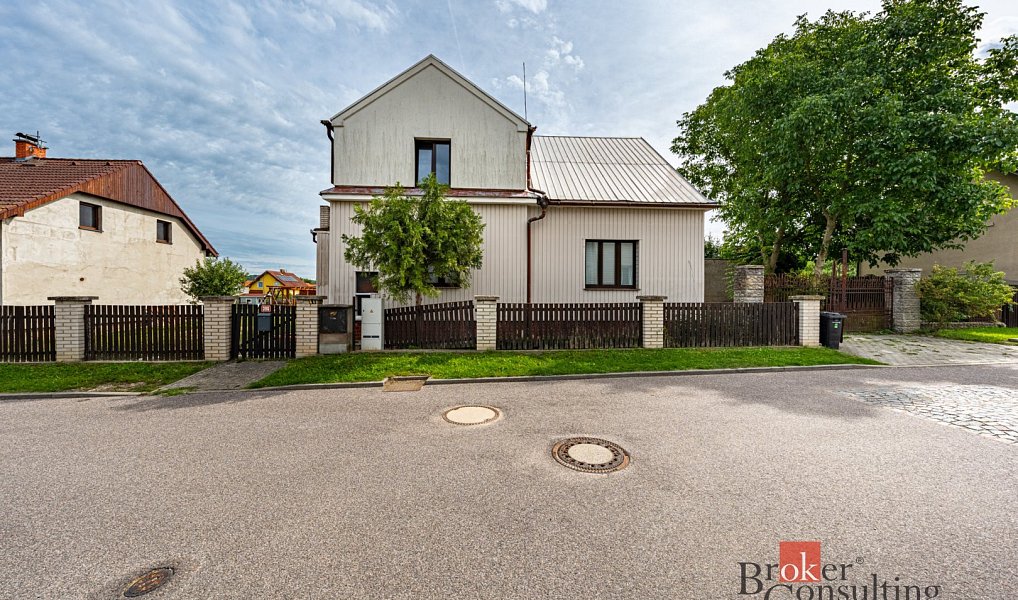 Prodej domu 151 m² s pozemkem 1 025 m², Dolní Bousov – náhled fotky 8