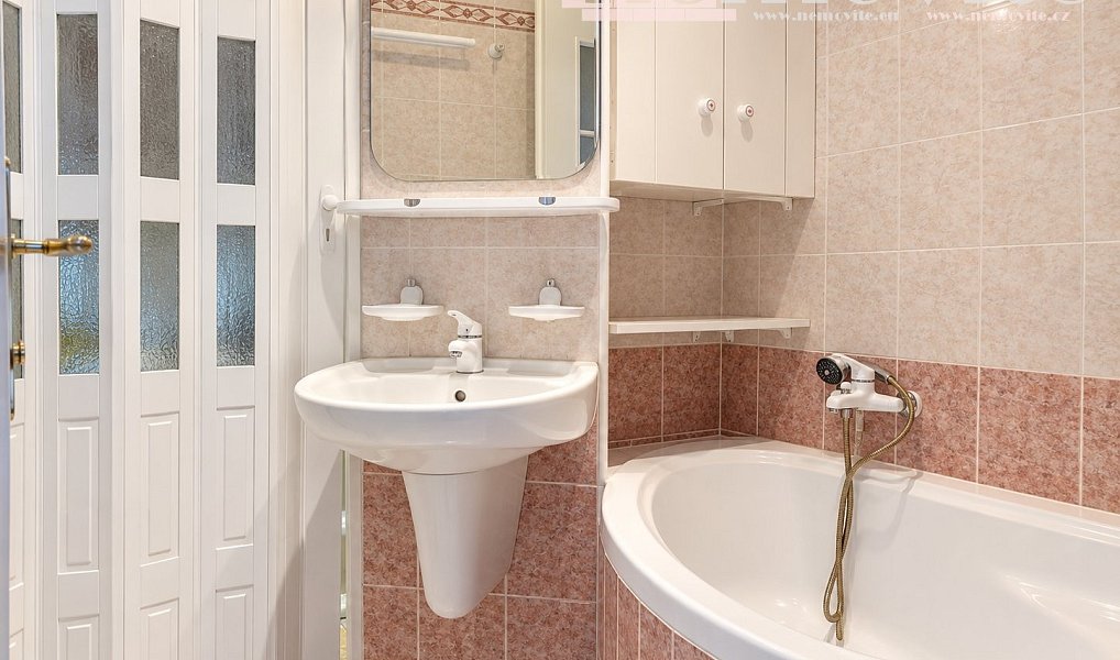 Pronájem bytu 2+1 60 m², Hradec Králové – náhled fotky 5