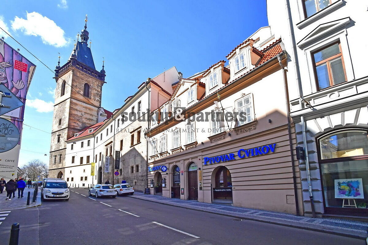 Pronájem kanceláře 210 m²