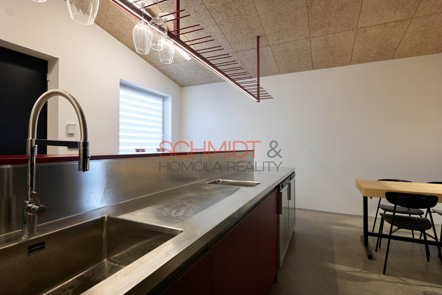 Pronájem obchodních prostor 146 m² – pohled 5