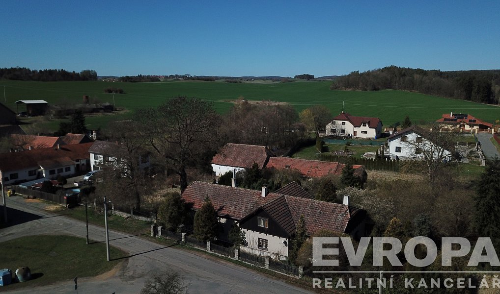 Prodej domu 780 m² s pozemkem 5 958 m², Dolní Hbity – náhled fotky 3