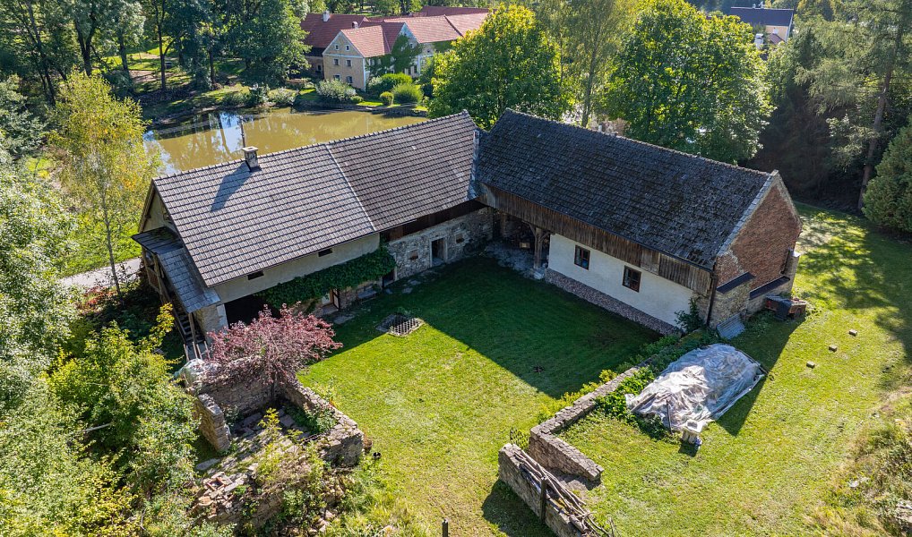 Prodej domu 252 m² s pozemkem 2 338 m², Blažejov – náhled fotky 4
