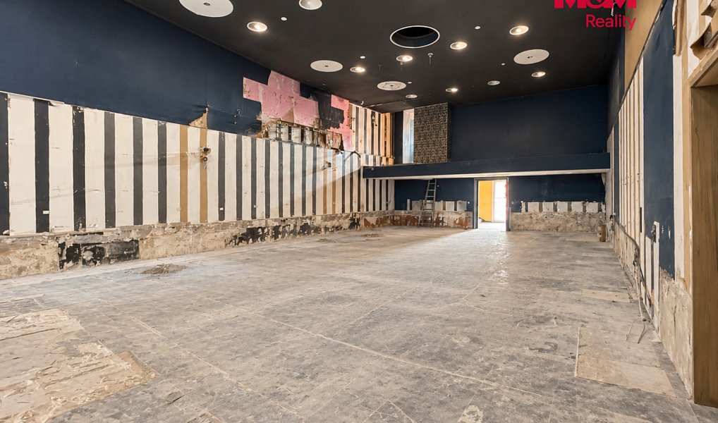 Pronájem obchodních prostor 237 m², Jesenice – náhled fotky 2