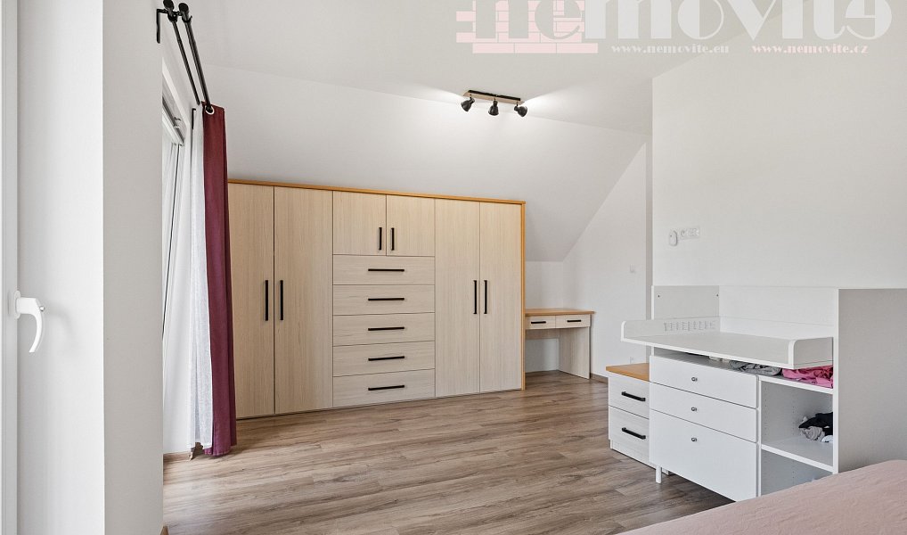 Prodej domu 140 m² s pozemkem 695 m², Krouna – náhled fotky 23