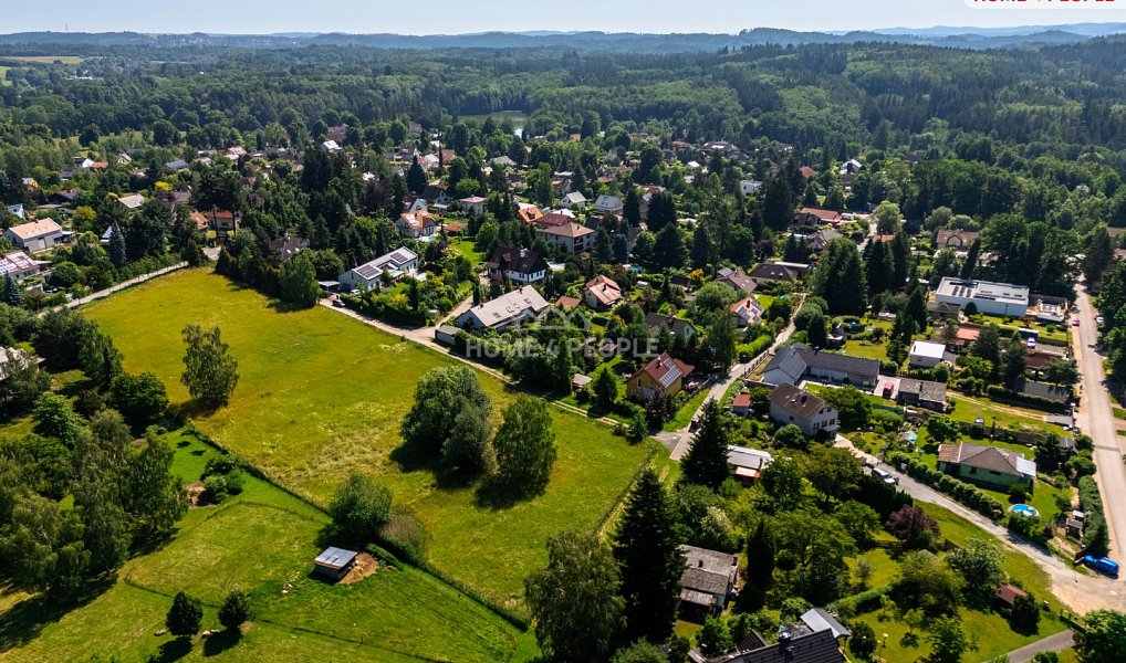 Prodej stavebního pozemku 2 466 m², Kamenice – náhled fotky 4