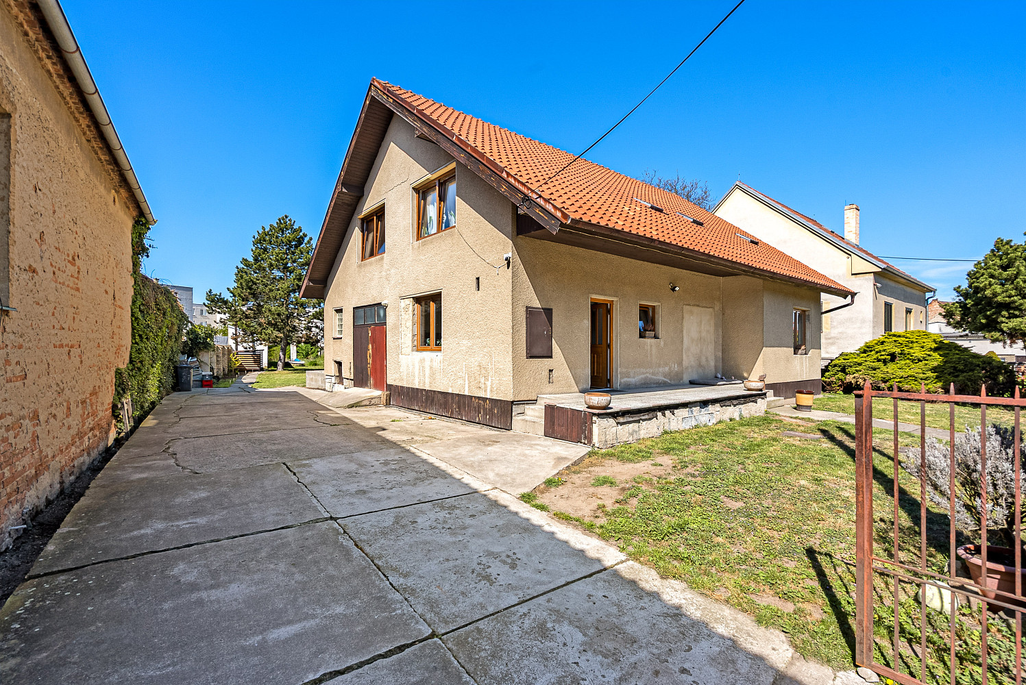 Prodej domu 182 m² s pozemkem 1 355 m² – fotografie 2