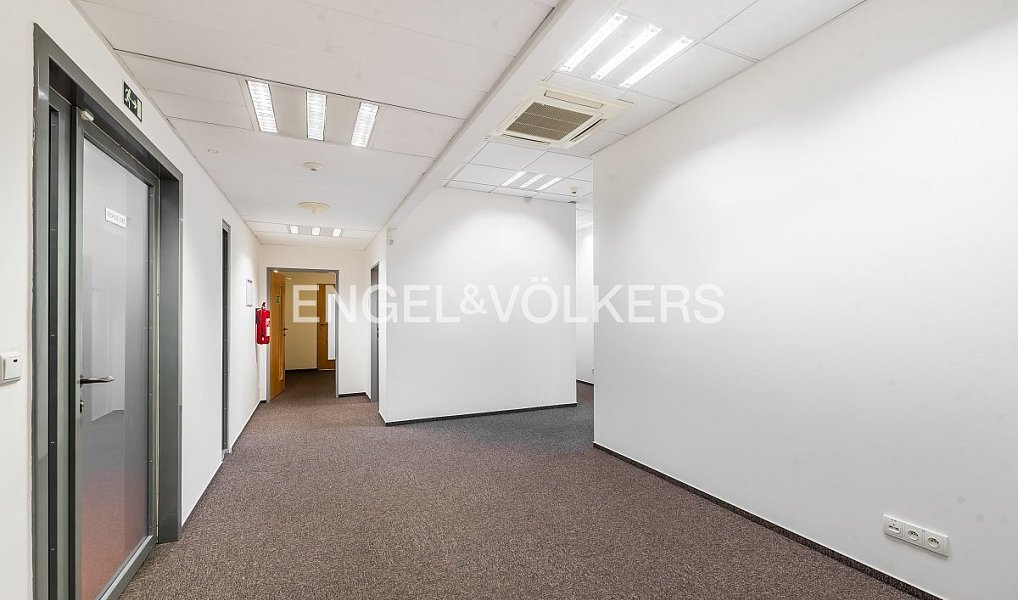 Pronájem kanceláře 504 m², Praha – náhled fotky 9