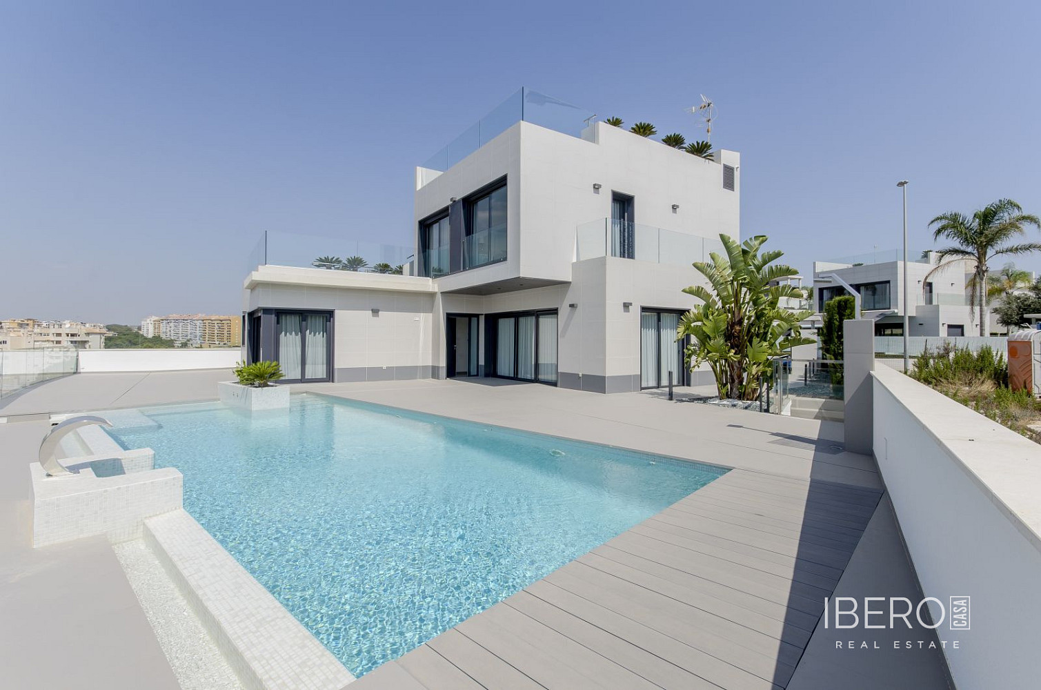 Prodej domu 214 m² s pozemkem 214 m²