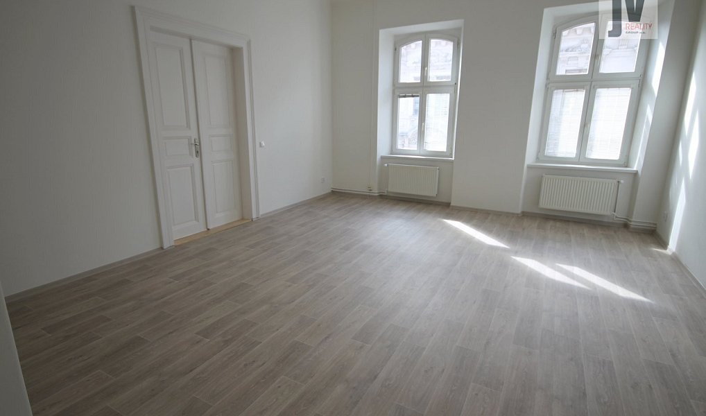 Pronájem bytu 4+1 137 m², Plzeň – náhled fotky 4