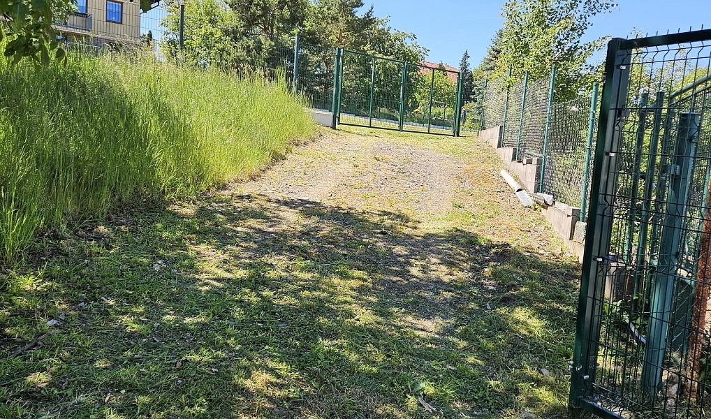 Prodej stavebního pozemku 1 702 m², Divišov – náhled fotky 10