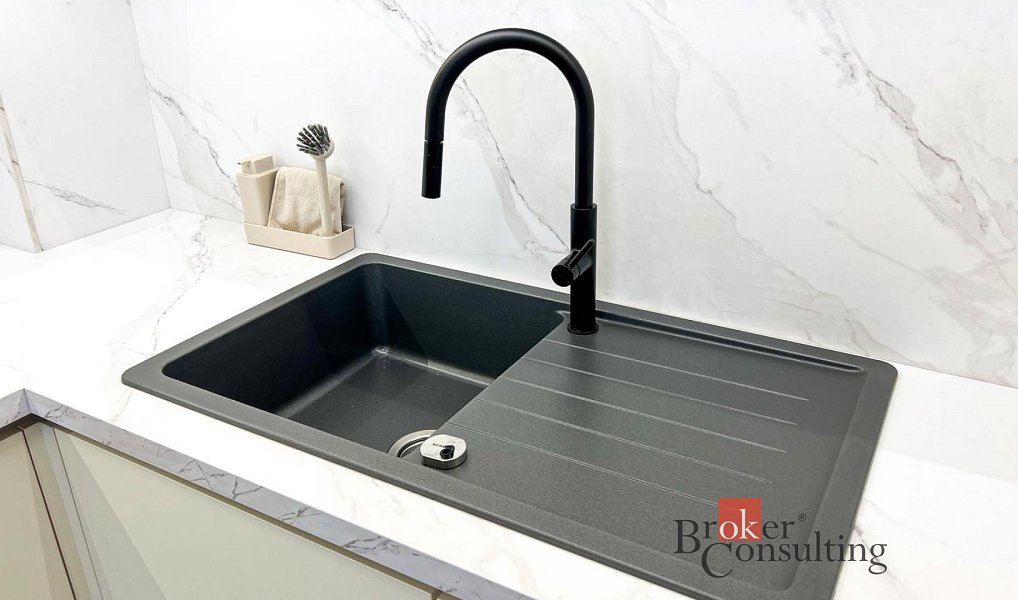 Pronájem bytu 2+kk 74 m², Praha – náhled fotky 10