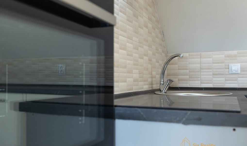 Prodej bytu 3+kk 91 m², Krupá – náhled fotky 2