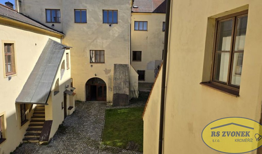 Prodej domu 1 033 m² s pozemkem 1 365 m², Kroměříž – náhled fotky 10