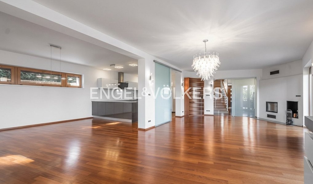 Pronájem domu 315 m² s pozemkem 1 493 m², Praha – náhled fotky 4