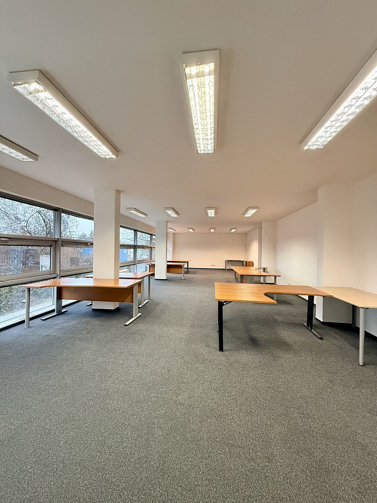 Pronájem kanceláře 97 m² – pohled 2