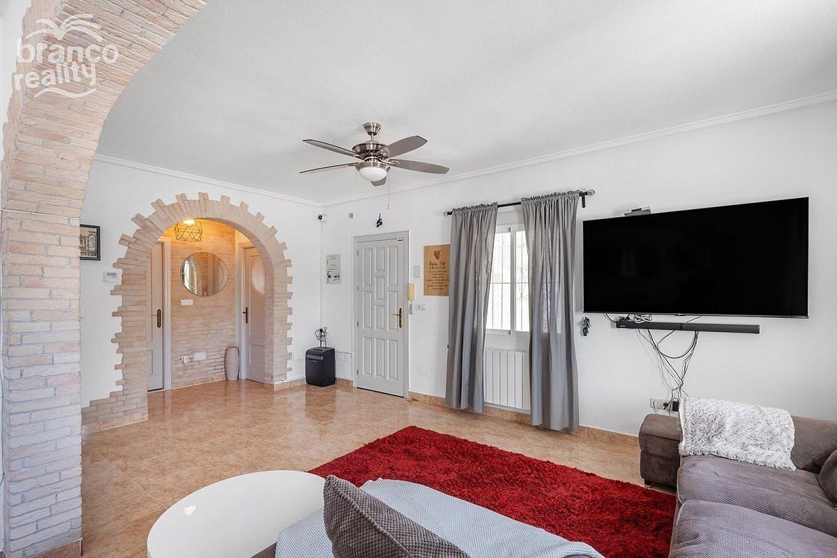 Prodej domu 210 m² s pozemkem 430 m² — photo 3