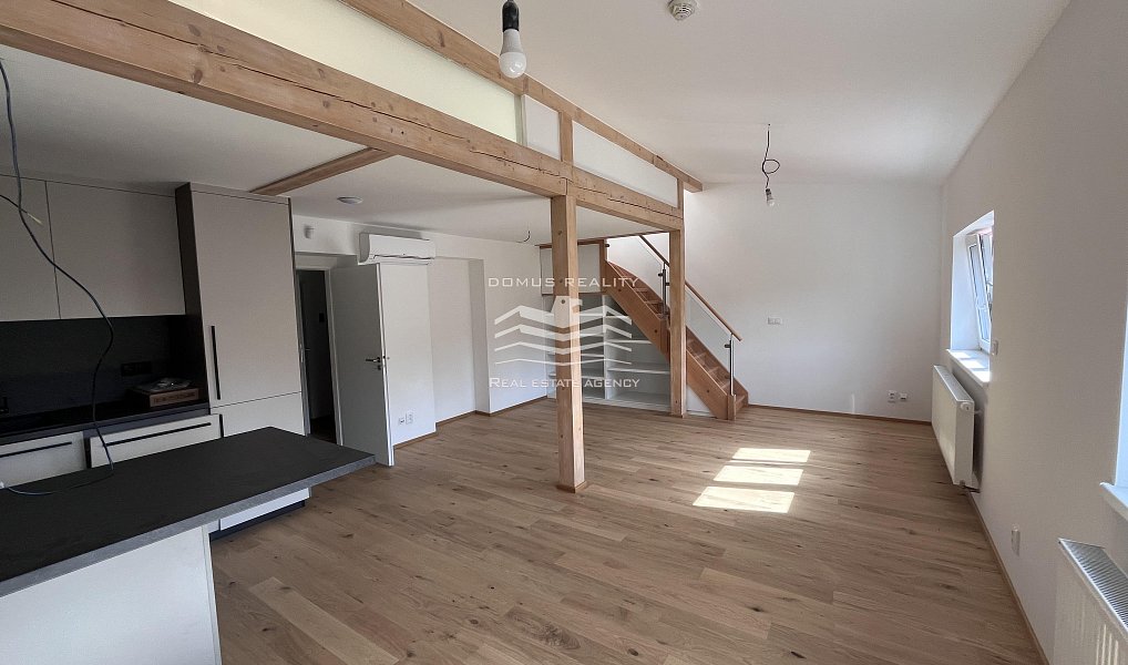 Pronájem bytu 2+kk 75 m², Praha – fotka 1 z 12