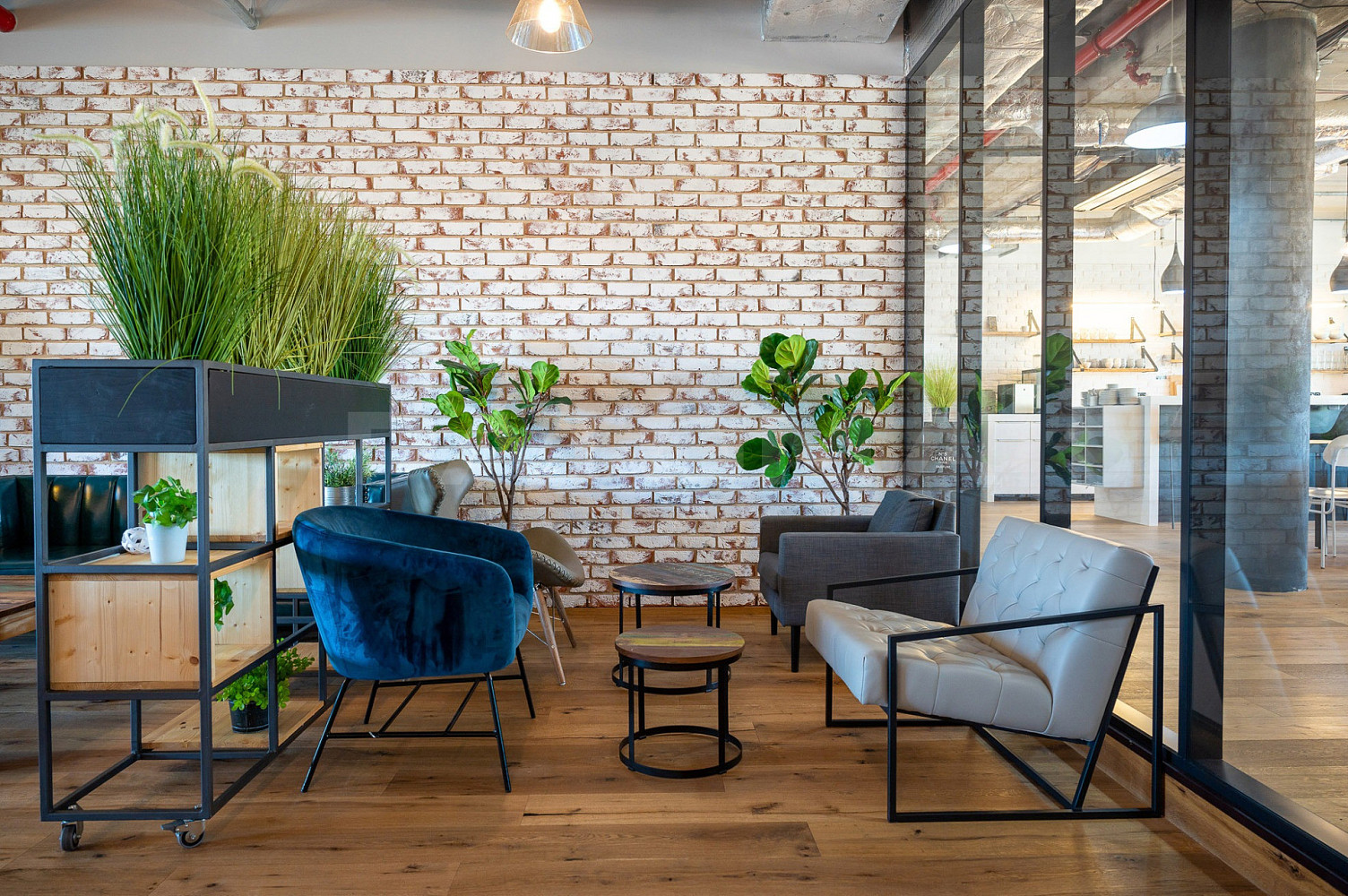 Pronájem kanceláře 1 925 m² – fotografie 2