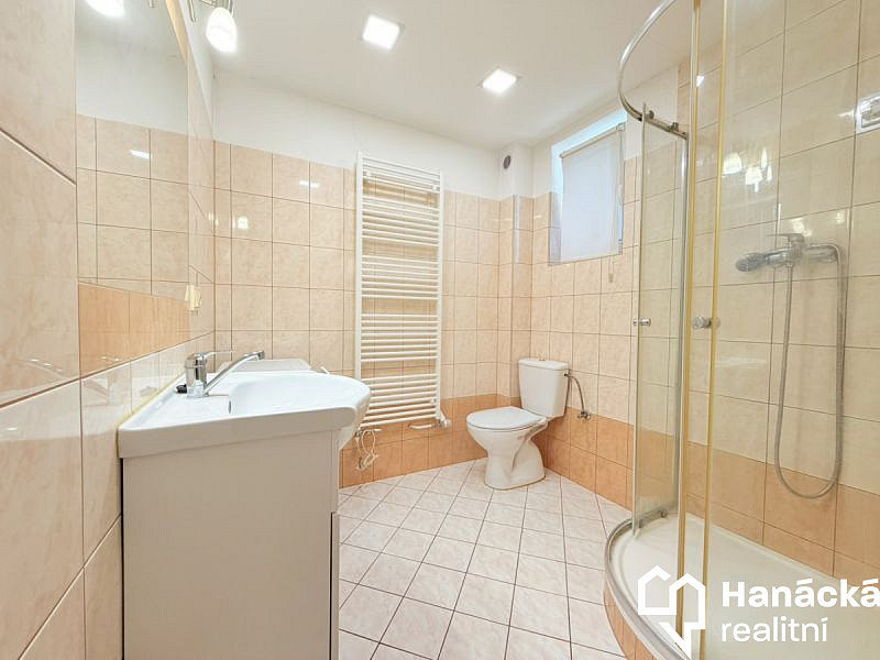 Pronájem bytu 1+kk 34 m² – fotografie 4