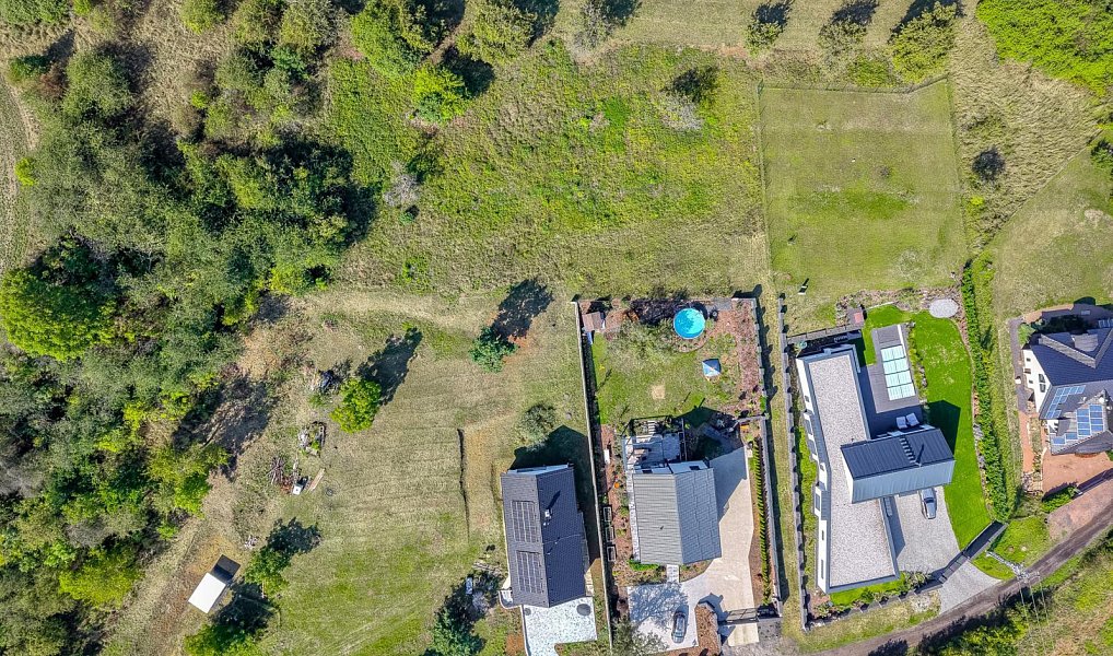 Prodej stavebního pozemku 3 240 m², Bystřany – náhled fotky 2