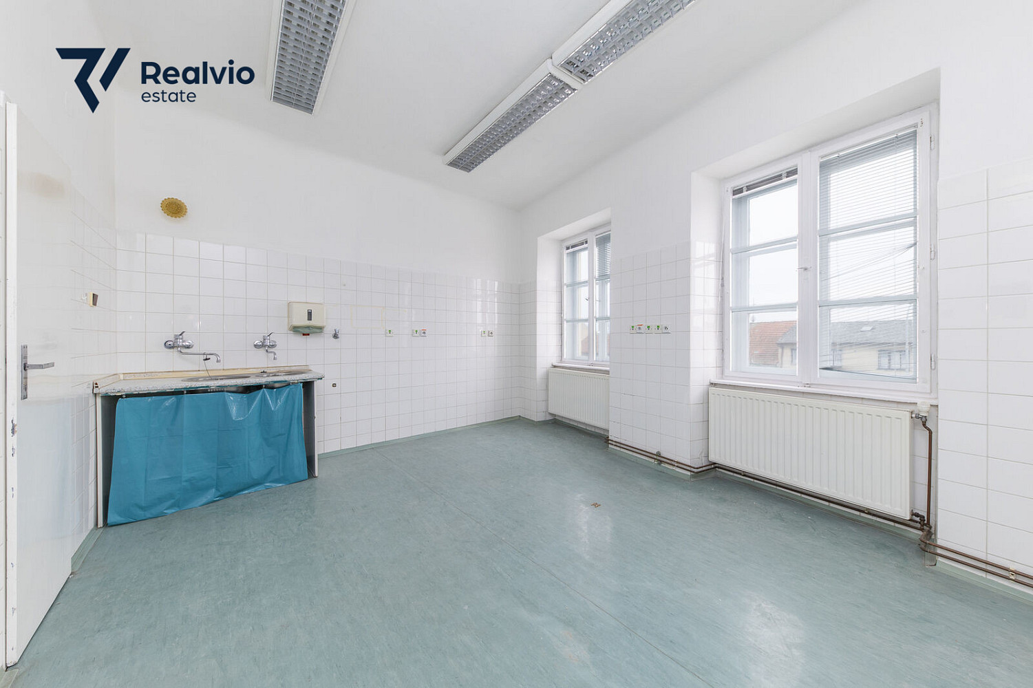 Pronájem obchodních prostor 70 m² – fotografie 2