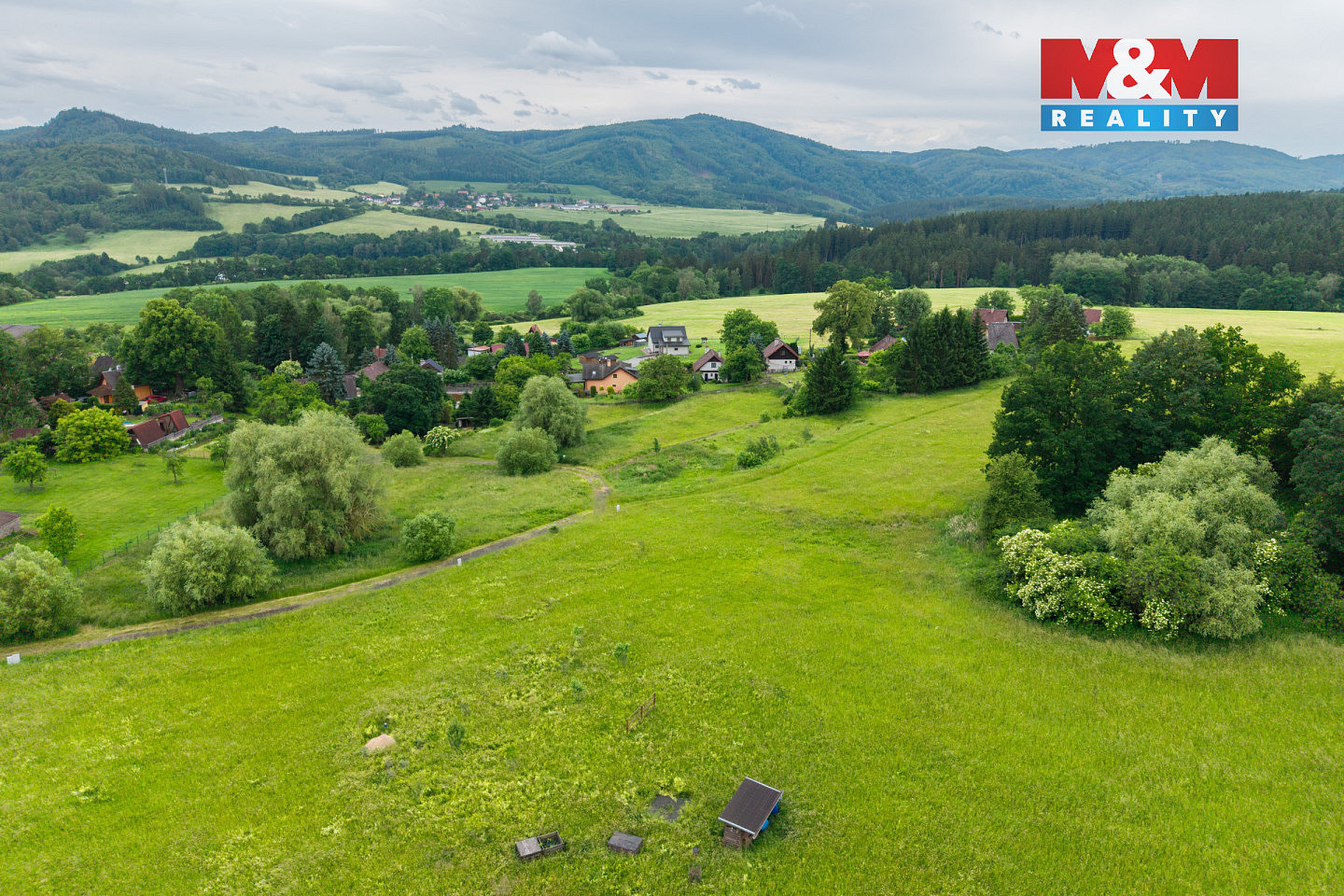 Prodej stavebního pozemku 1 127 m² - Widok 3