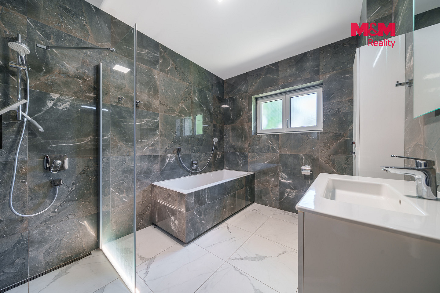 Prodej domu 141 m² s pozemkem 1 207 m² — photo 3
