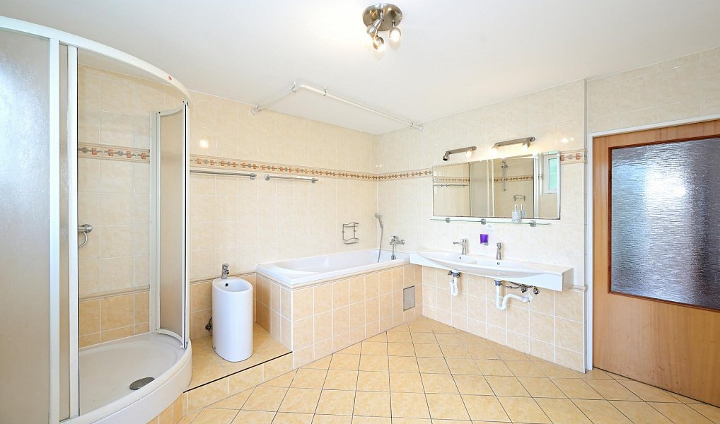 Pronájem kanceláře 454 m², Praha – náhled fotky 19