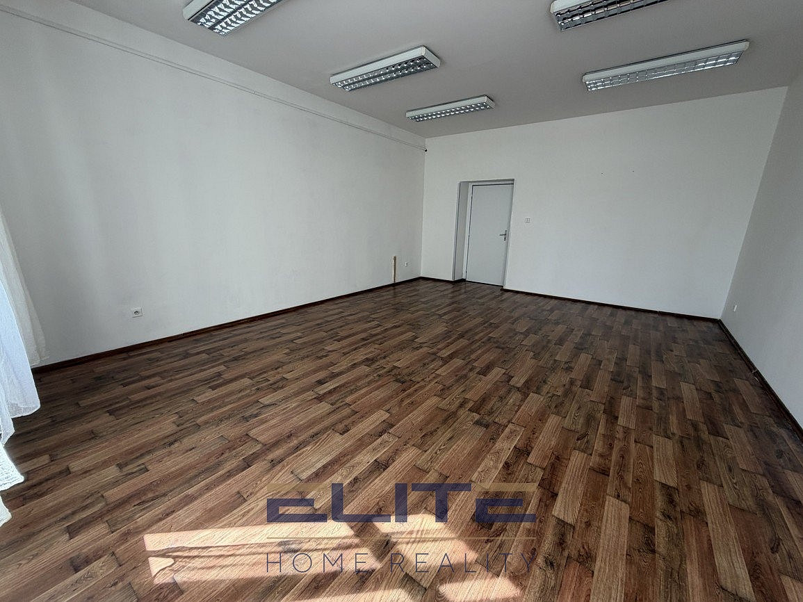 Pronájem kanceláře 33 m² – fotografie 4
