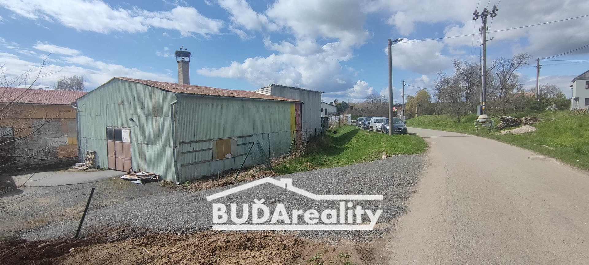 Pronájem skladovacích prostor 242 m²