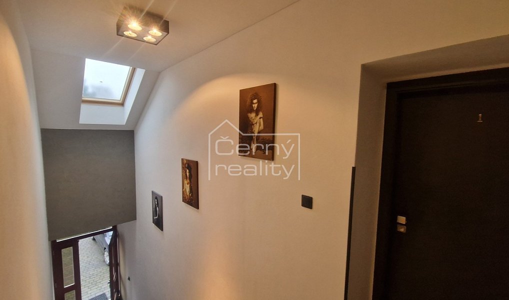 Pronájem bytu 1+kk 50 m², Jičín – náhled fotky 5
