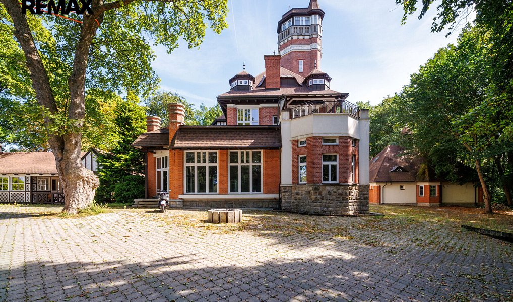 Prodej ubytovacího objektu 1 500 m², Karlovy Vary – náhled fotky 2