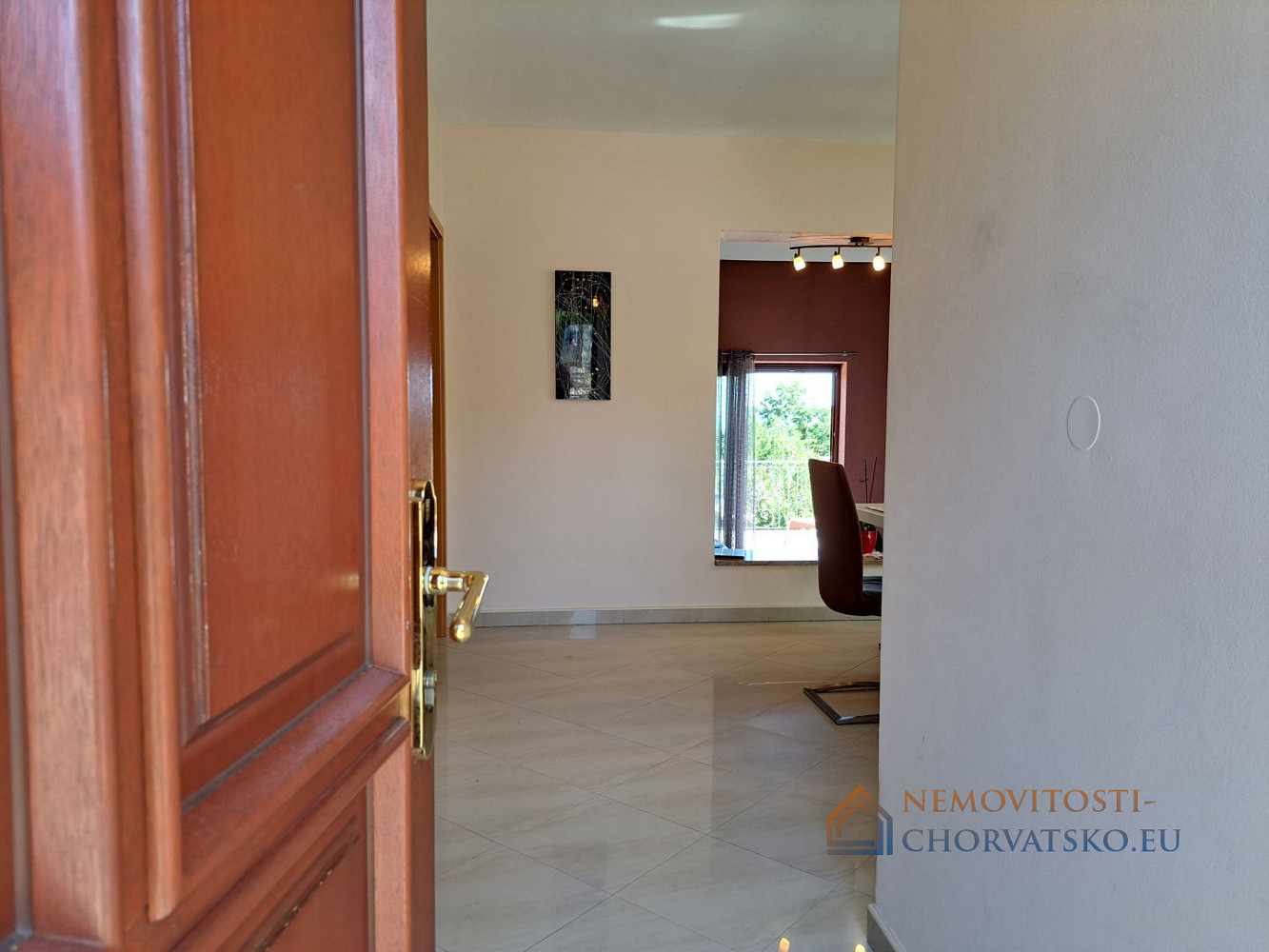 Prodej domu 400 m² s pozemkem 1 500 m² - Aanzicht 5