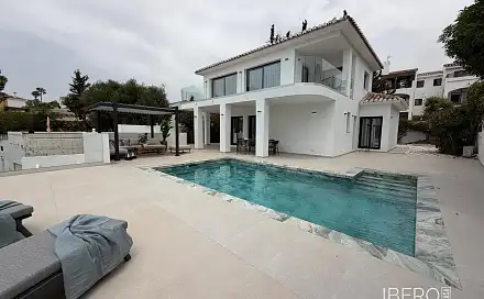 Prodej domu 332 m² s pozemkem 490 m²