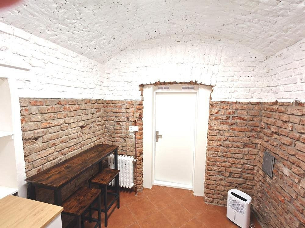 Pronájem komerčního objektu (jiného typu) 17 m²